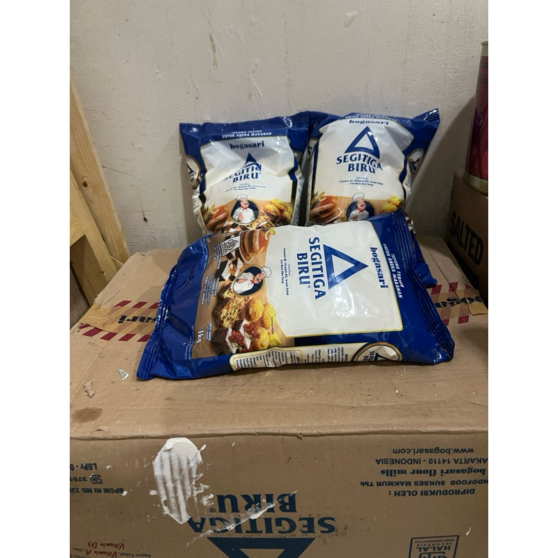 

Tepung Segitiga Biru 1 dus