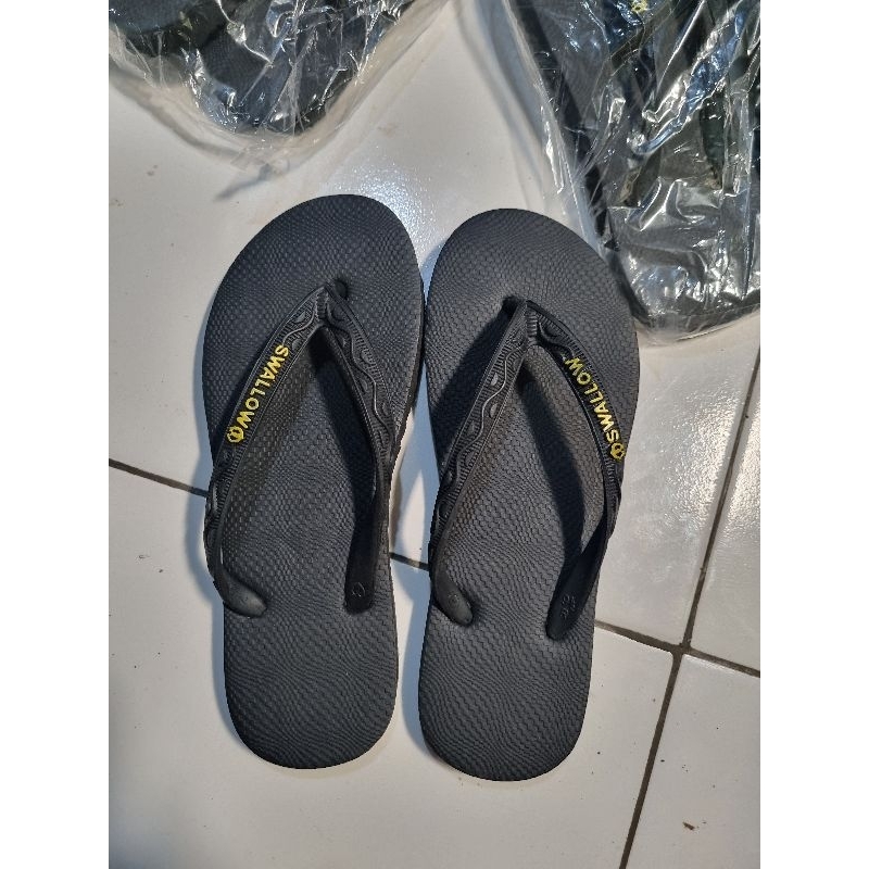 Sandal Swallow hitam polos | sandal jepit swallow hitam tali kecil murah berkualitas