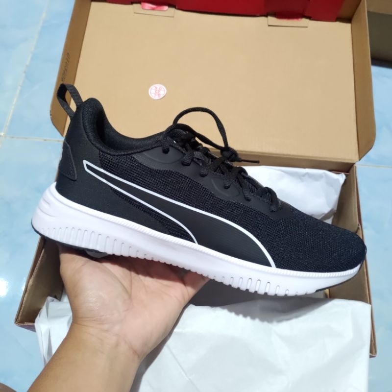 PUMA FLYER RUNNER BLACK WHITE ORIGINAL [195201-01]