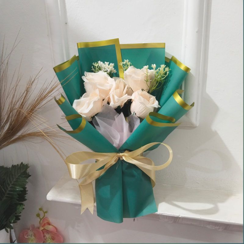 Buket Bunga Artificial Bucket Mawar Palsu Hadiah Wisuda Cewek Cowok Murah Premium