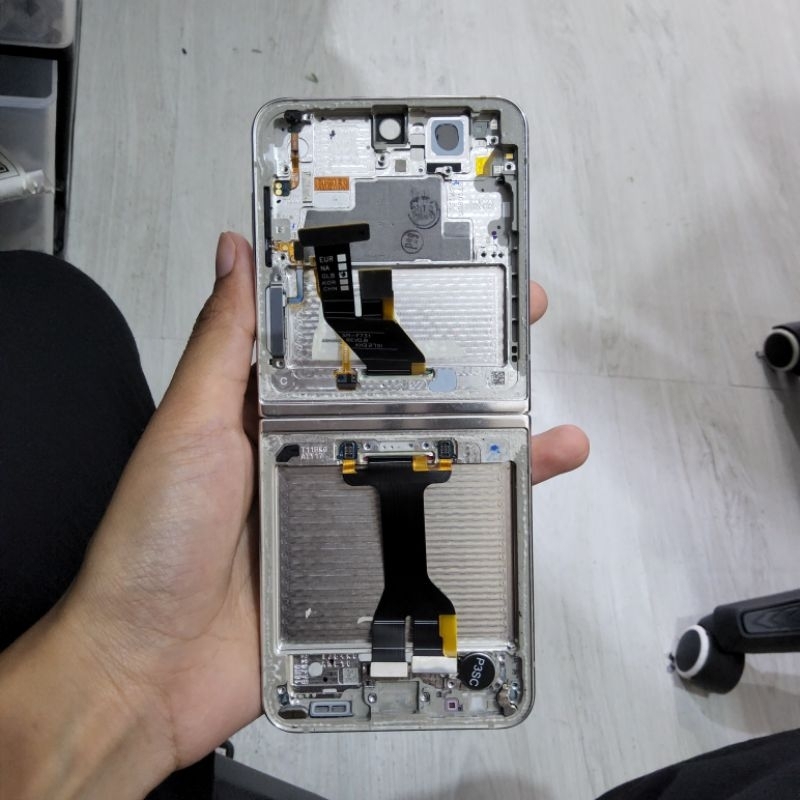 FRAME SAMSUNG GALAXY Z FLIP 5 ORIGINAL BOLEH REQUEST WARNA