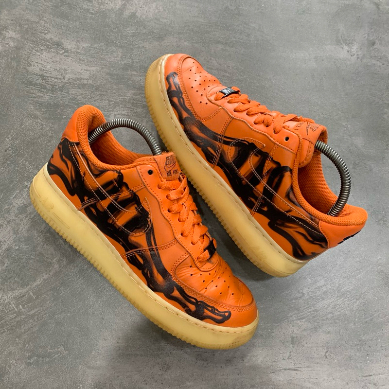 Nike Air Force 1 ‘07 Low Skeleton QS Starfish/Black Orange Second Size 40.5. Harga barunya 4.1 Juta 