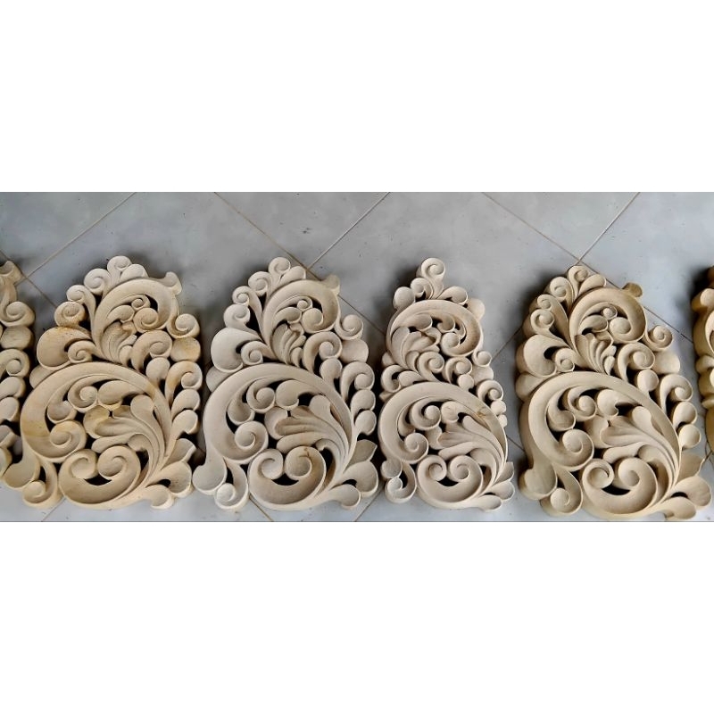 ukiran pilar batu alam