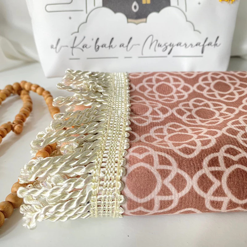 

Meccania Paket Hampers Eksklusif Oleh Oleh Umroh Haji