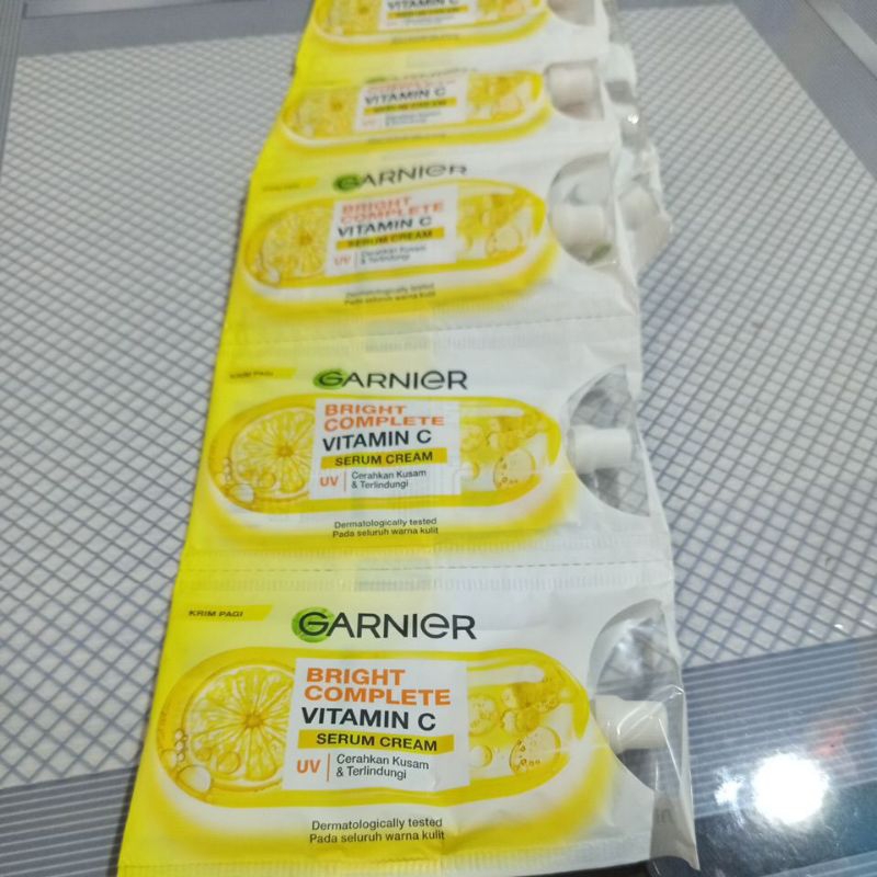 (1renteng isi 12pcs) Garnier sachet kuning