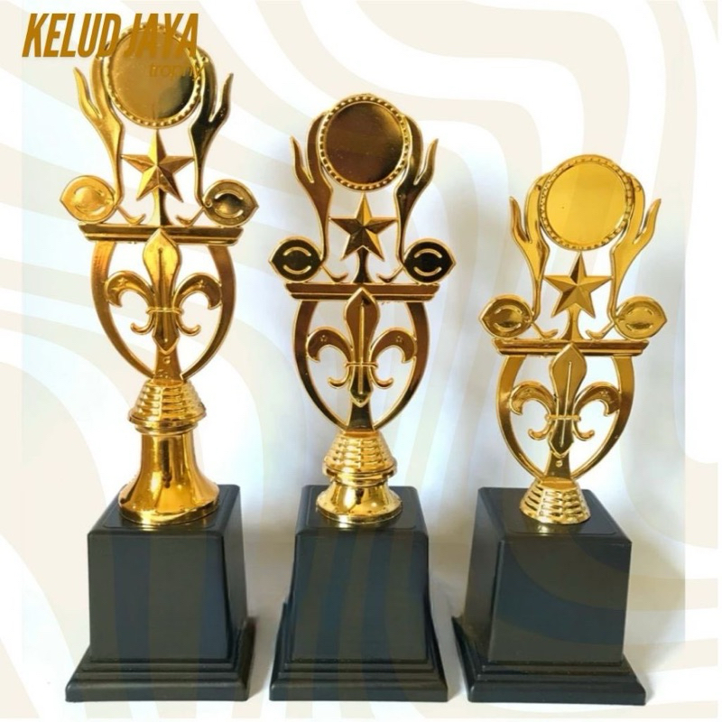 Piala Pramuka 1 Set satu set Piala Pramuka 1 Set isi 3