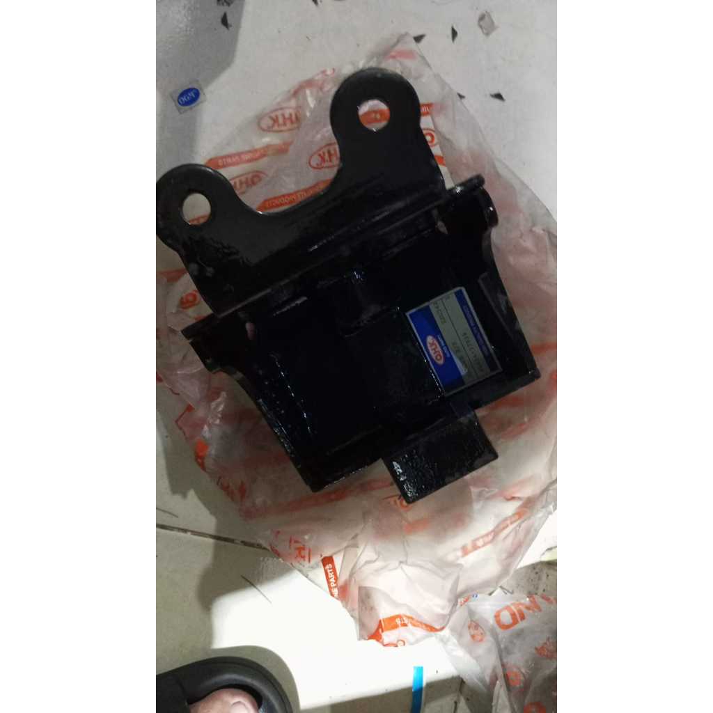 HANGER PER BELAKANG DUDUKAN PER DAUN DUTRO DYNA HT130/HD130 BARANG BERKUALITAS