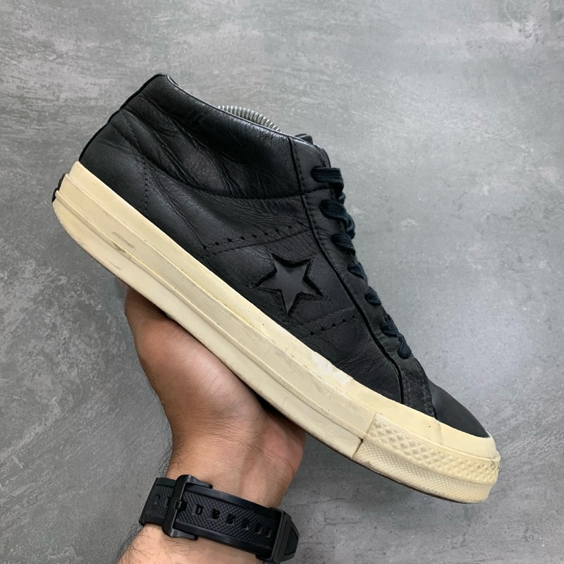 Converse One Star OX 70S 100% Leather Mid Second Original size 41. Harga Retail nya 1,4 Juta Rupiah