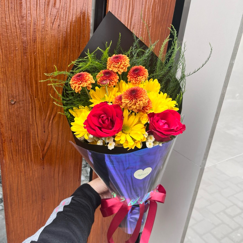 (JOGJA ONLY) Rexy Hologram/ Buket Bunga Asli/ Buket Bunga Jogja/ Buket Bunga Wisuda