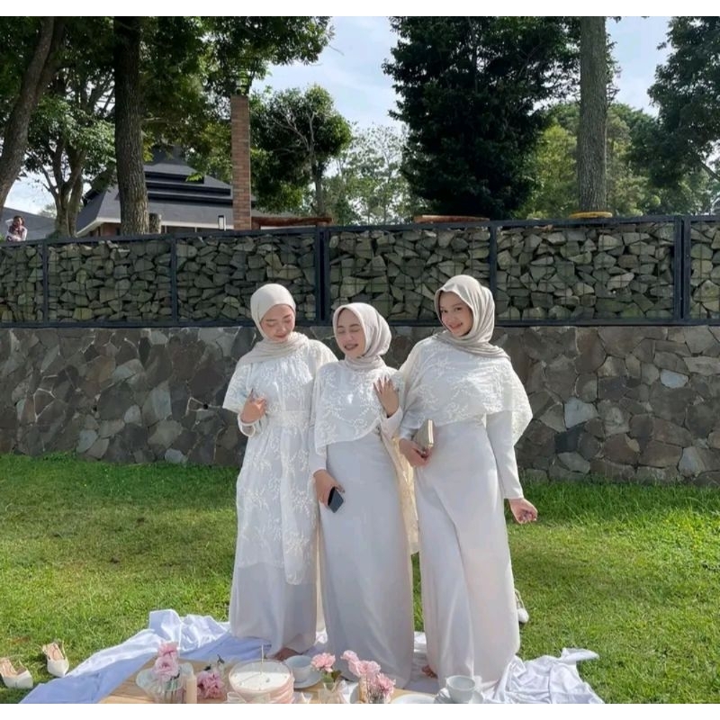 Cyra dress 3 look by chakira