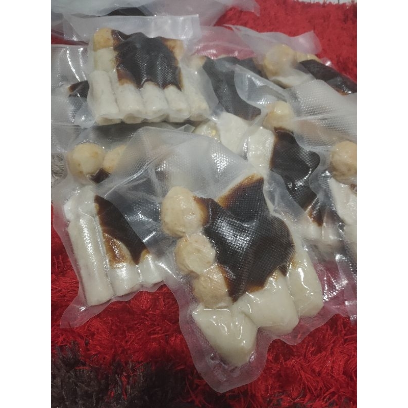 

Pempek Ikan Feozen , Pempek Ikan Isi 11 pc ,Pempek Ikan Lampung