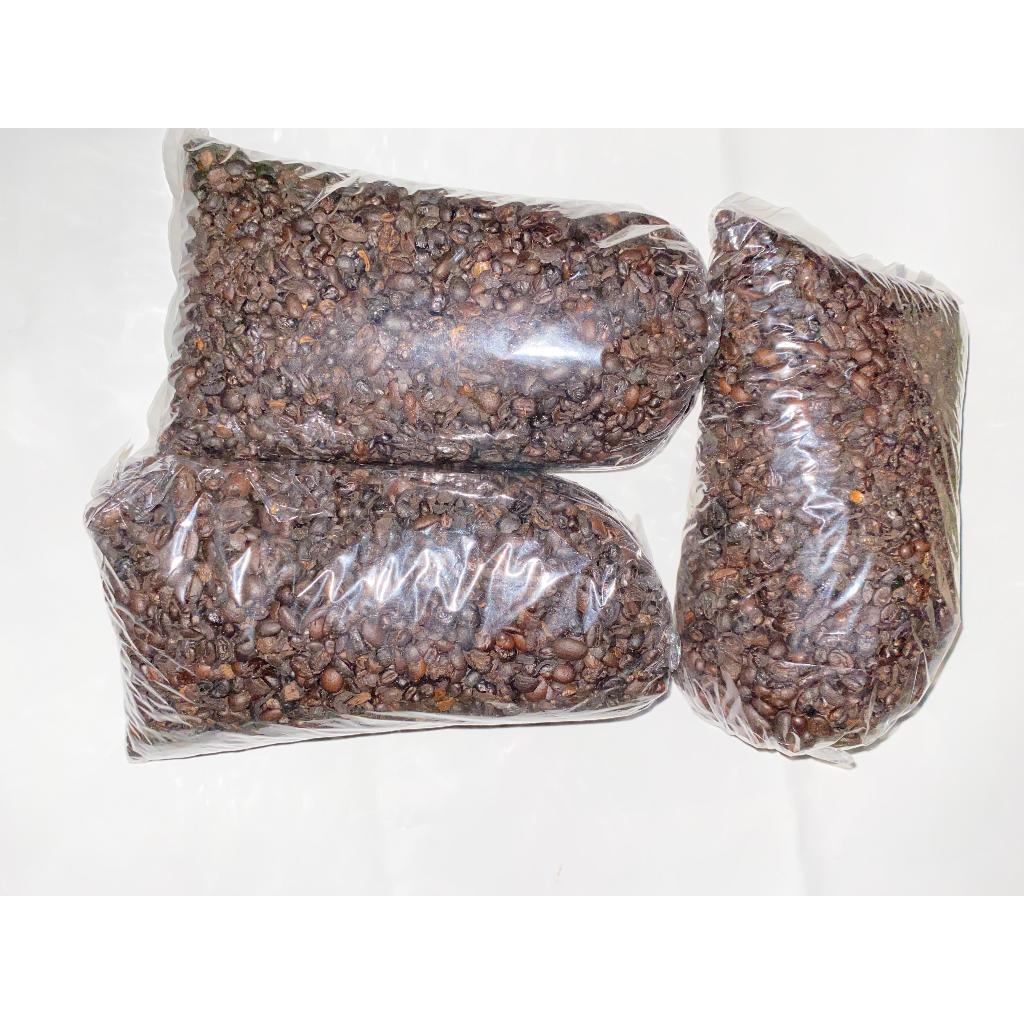 

Biji kopi sangrai 500 gram kualitas super kas Bondowoso- nikmati aroma dan rasa yang menggoda