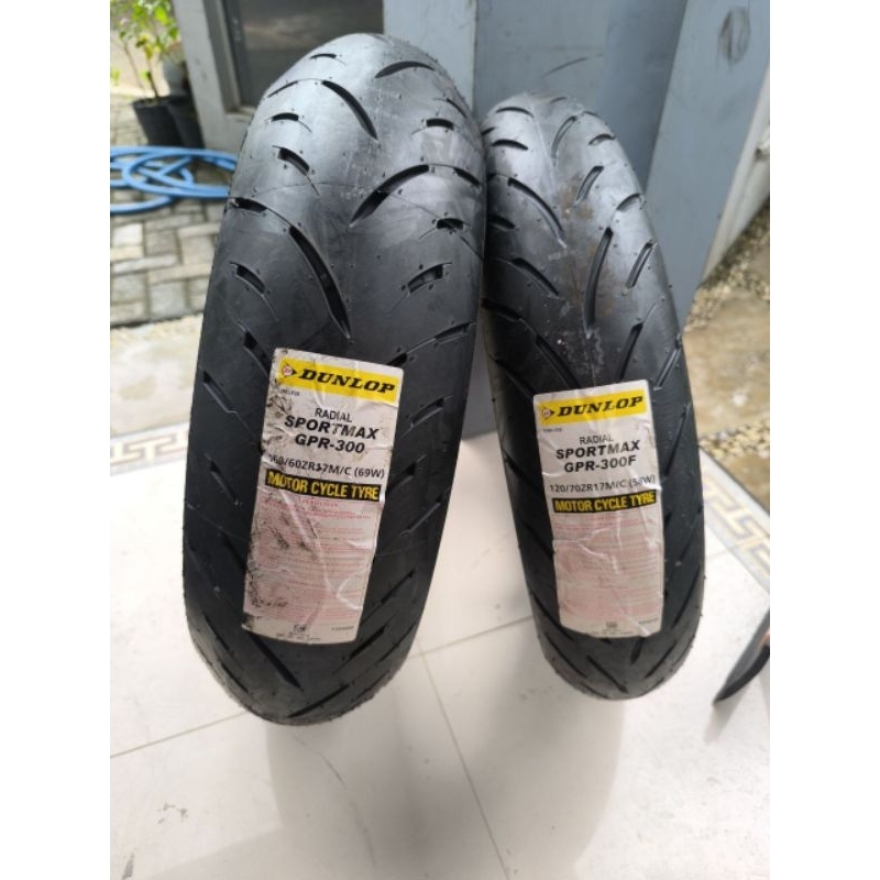 SALE BAN MOGE DUNLOP SET 160/60-17 & 120/70-17 TUBELESS TIPE RADIAL SPORTMAX GPR-300 ORIGINAL BARU T