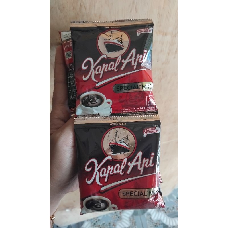 

Kopi Kapal Api Spesial Mix 1 Renceng