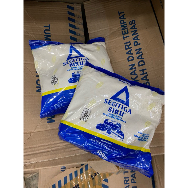 

TEPUNG TERIGU SEGITIGA BIRU KEMASAN 1 DUS