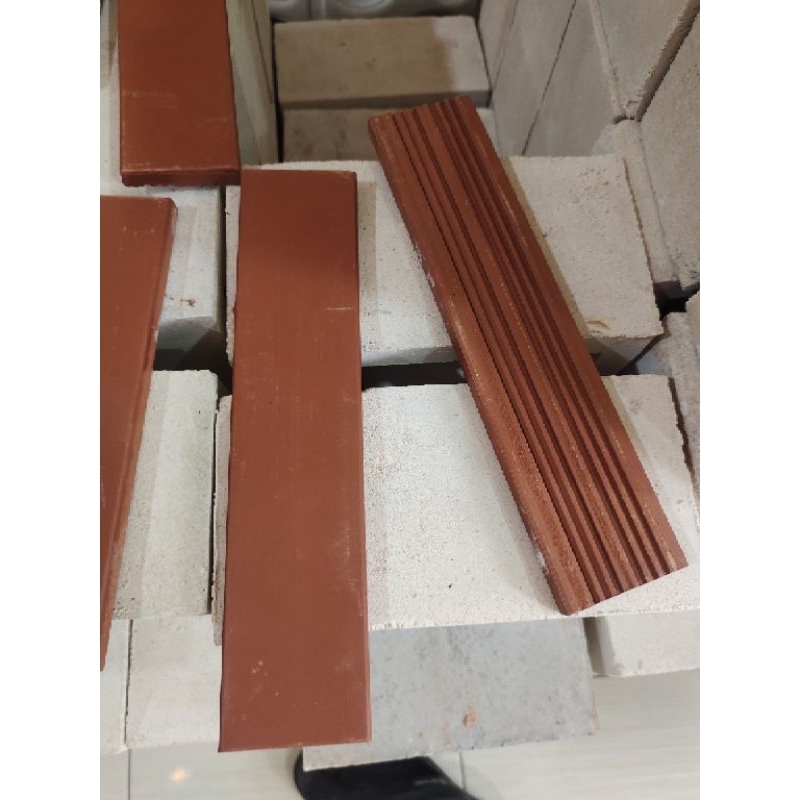 Bata Tempel Teracota Keramik Original halus