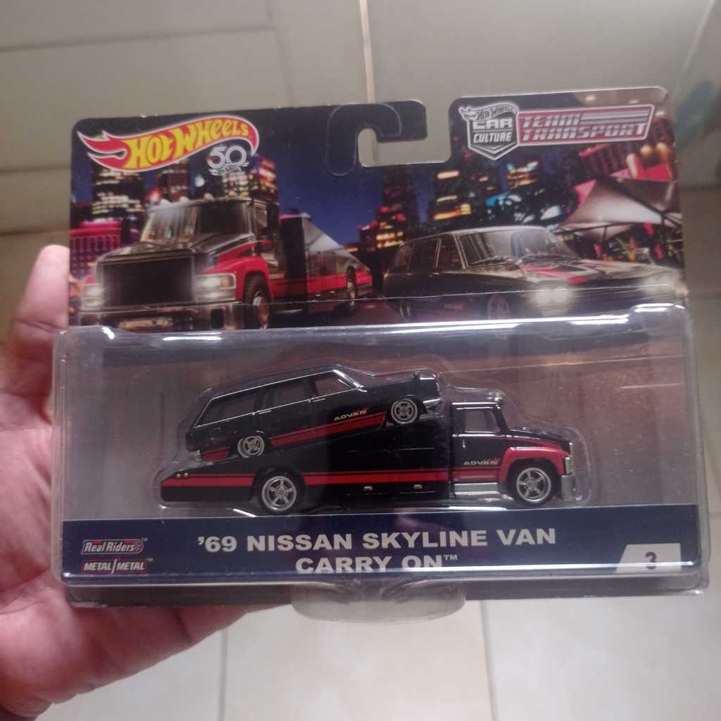 Hotwheels team transport carry on truck n 69 nissan Skyline van advan premium