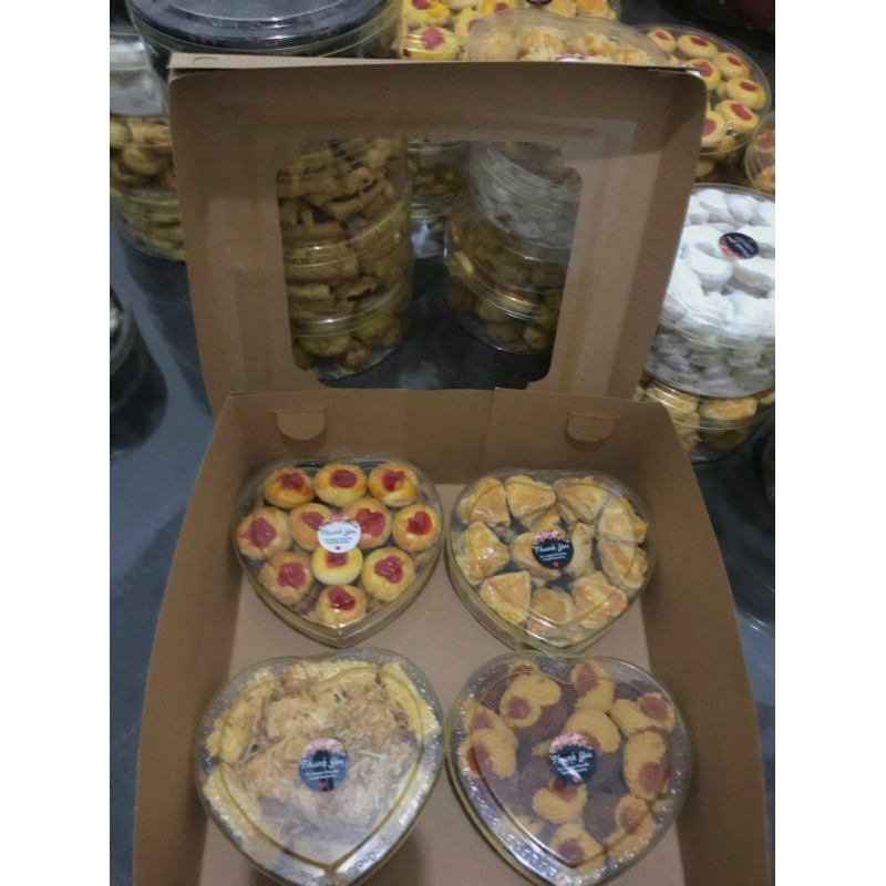 

Hampers isi 4 Toples kue kering premium✅