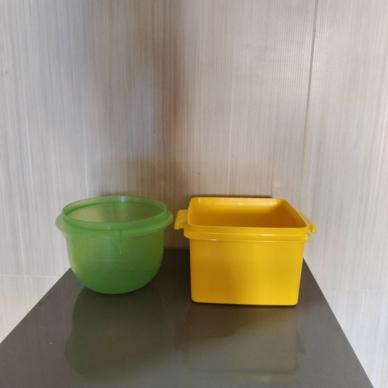 preloved 2 pcs second kotak Tupperware tanpa tutup kuning 2 ltr, hijau 1 ltr