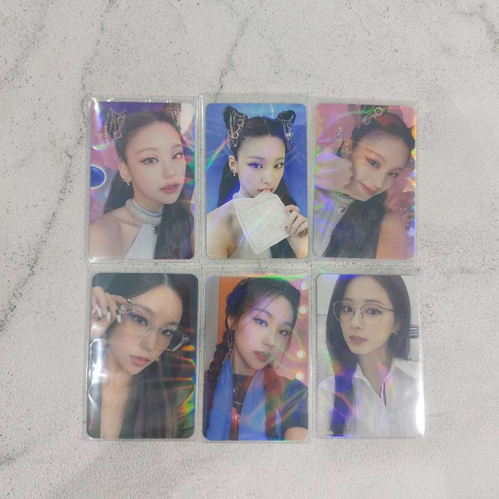 Yeji Itzy PC Photocard POB Crazy in Love CIL Cheshire Checkmate Sneakers Glasses Tzuyu Twice