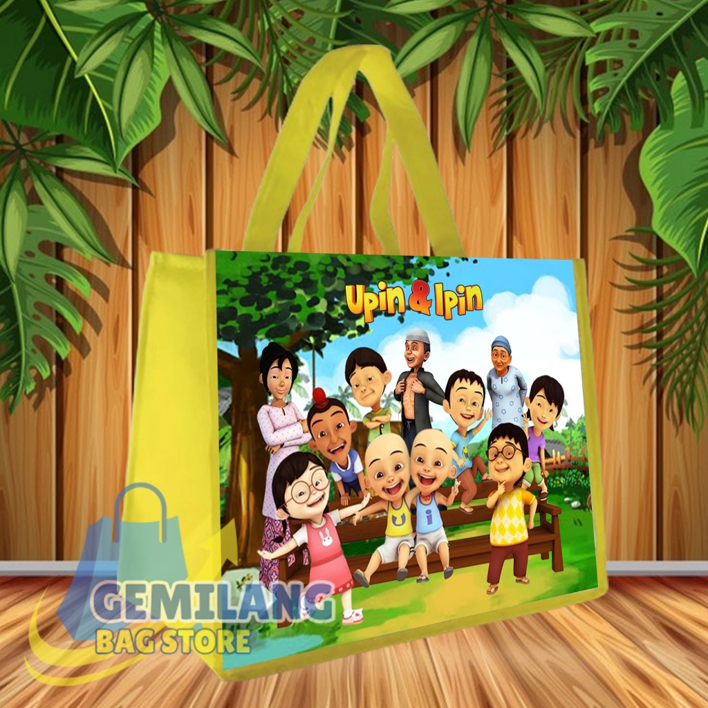 

READY STOK Tas Ulang Tahun Upin Ipin / Tas Ultah Ukuran KFC Snack / Tas Ultah Terlaris / Tas Ulang Tahun Anak / Goodie Bag Bingkisan Souvenir Anak Landscape 20x25x13 / Tas Khitanan / Tas Khajatan / Tas Bingkisan / Tas Upin Ipin / Tas Karakter
