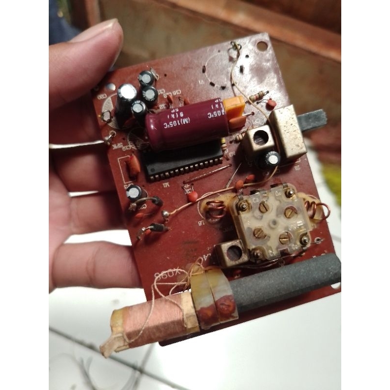 Mesin radio jadul menggunakan IC Sony CXA1691BS
