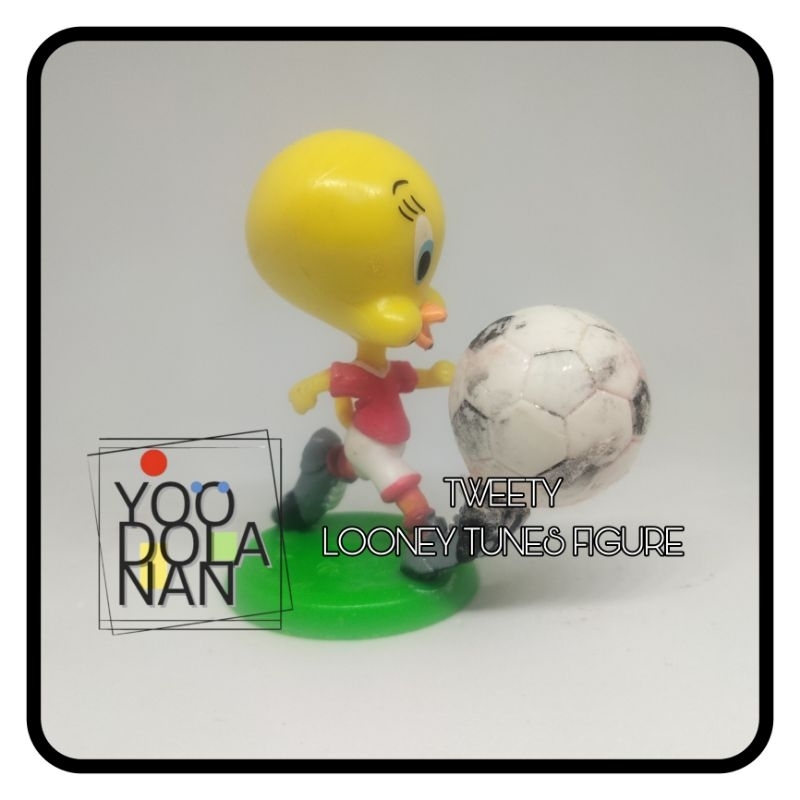TWEETY - LOONEY TUNES ACTION FIGURE SOCCER