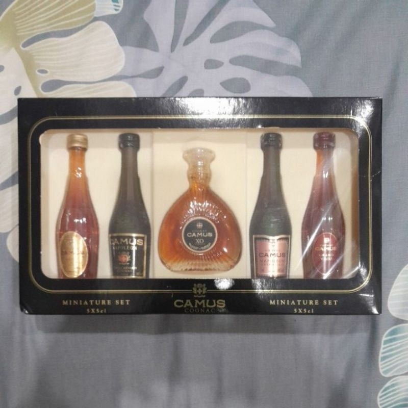 Pajangan Miniature Camus isi 5 botol 50ml