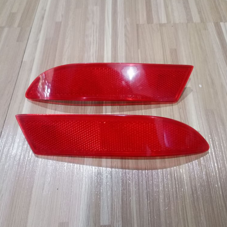 Reflector Mata Kucing Bemper Belakang Avanza Xenia Original