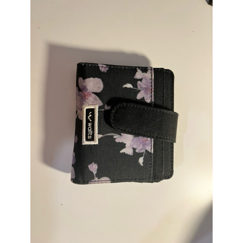 preloved wallts dompet kartu