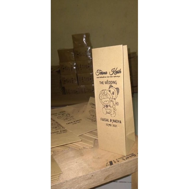 

tas souvenir sablon coklat 8 x 7 x 25