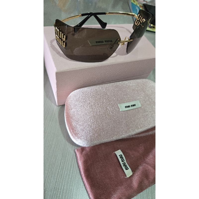 KACAMATA MIU MIU MIRROR