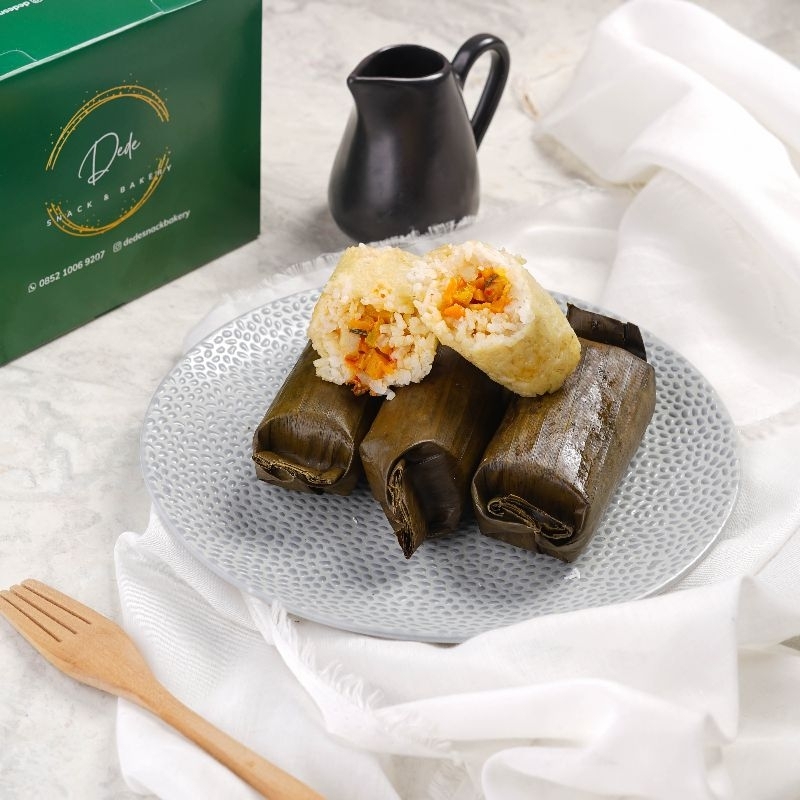 

Lontong Isi Sayur Jajanan Cemilan Kue Basah Pasar Acara Snack Box