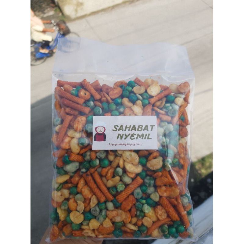 

Kacang Mix || aneka snack