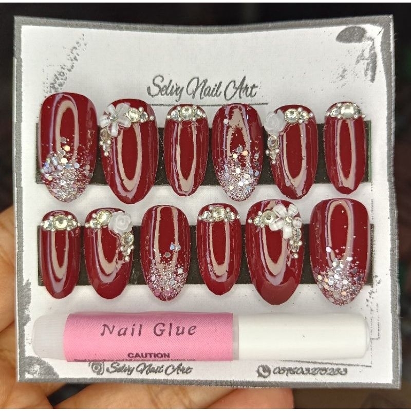 Kuku palsu wedding maroon