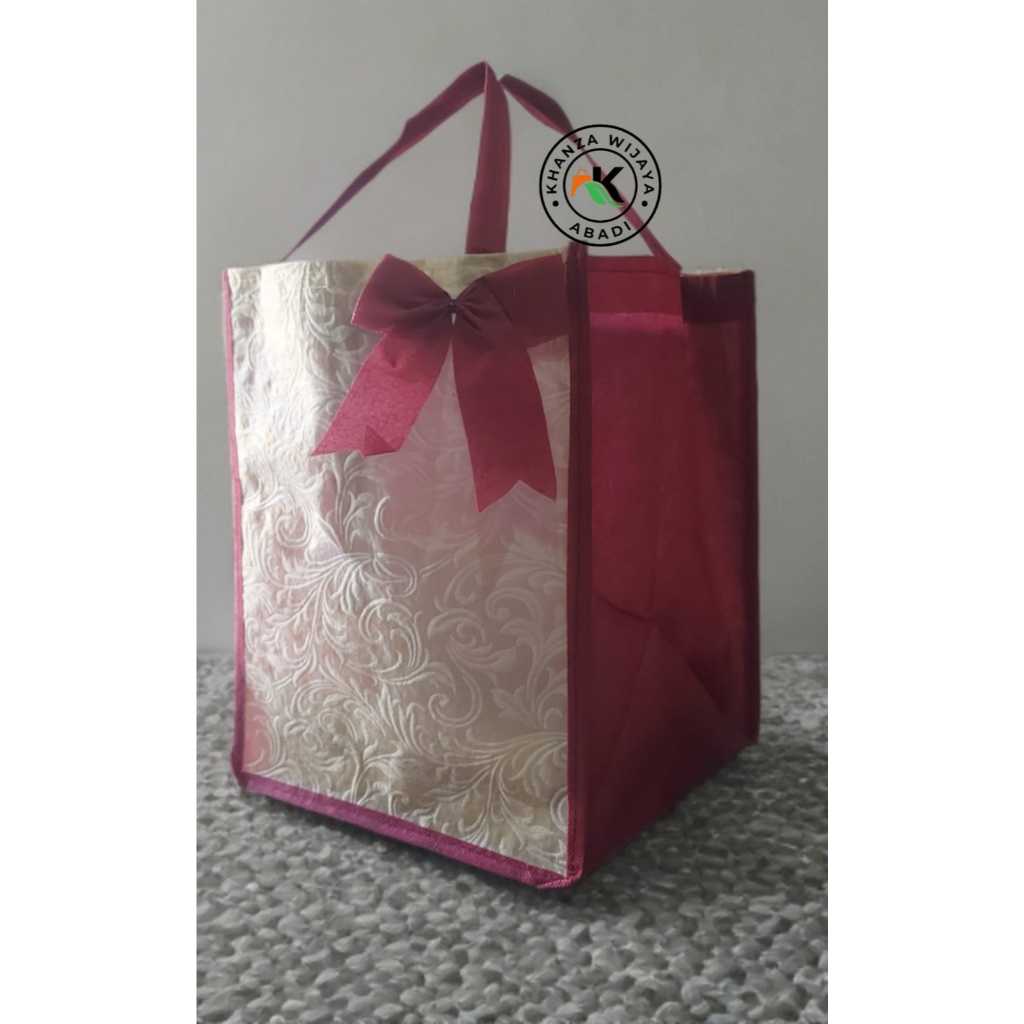 

HARGA LUSINAN Tas Spunbond Hajatan / Tas Box Pita Embos 22 / Souvenir / Hampers