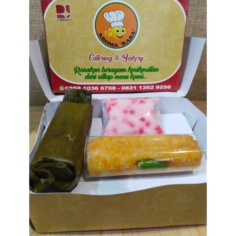 

Snack box/Paket snack box/Kue jajanan pasar/Paket takjil Ramadhan