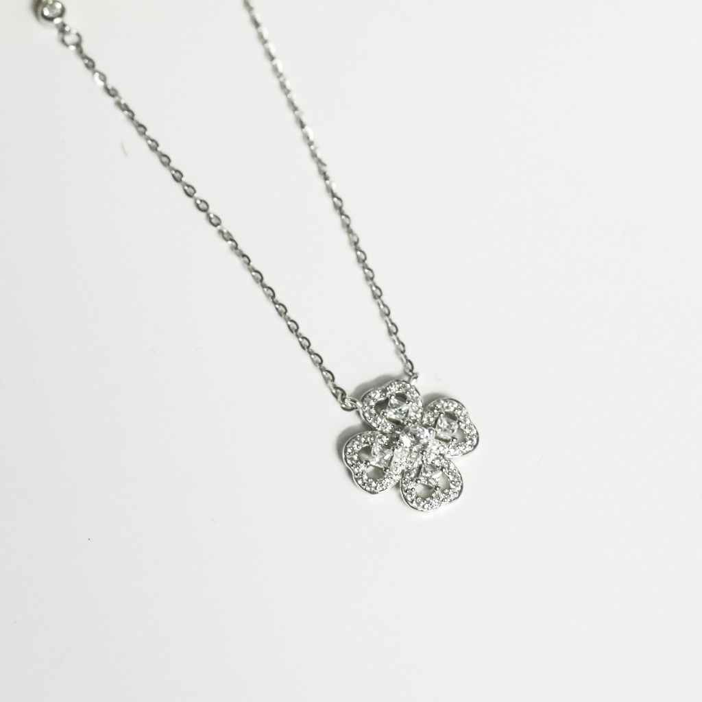 Kalung Emas Berlian Clover Necklace Moissanite Diamond Rhodium Plating