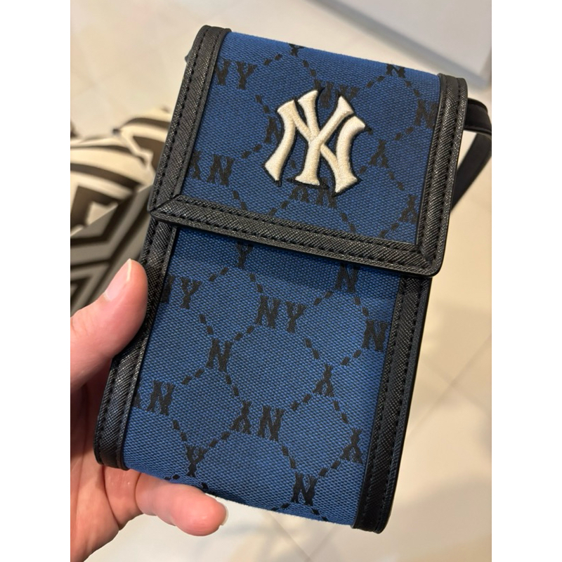 MLB’ phone sling bag LIKE NEW (preloved, very good condition)