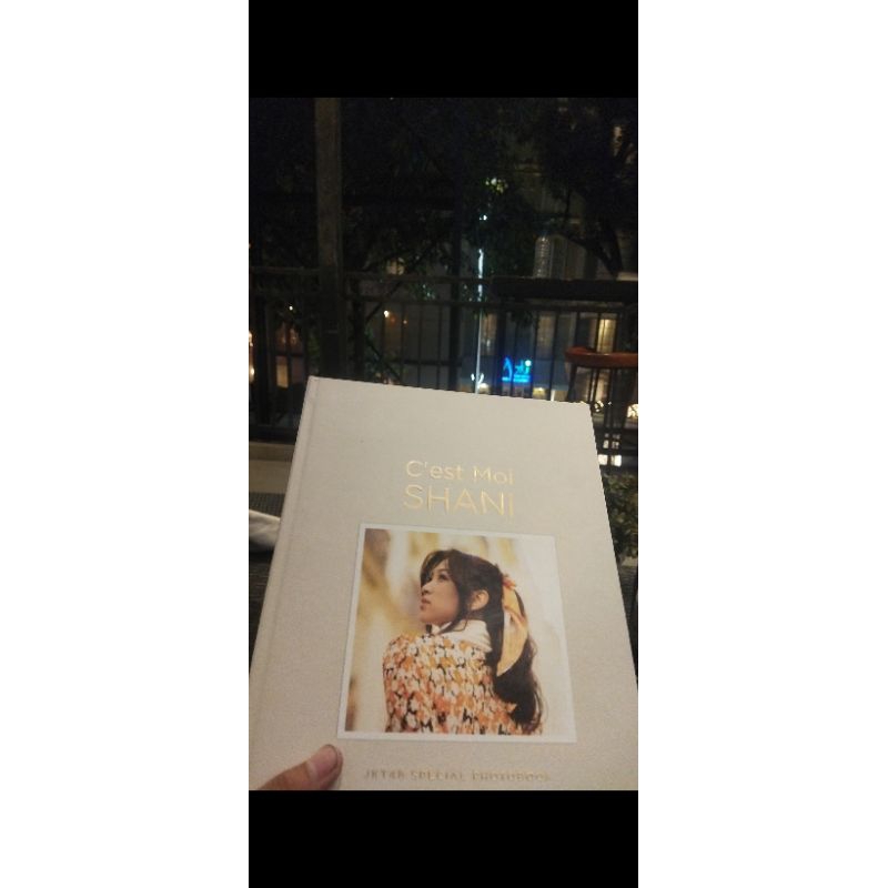 Photobook C'est Moi SHANI JKT48 With Sign (photobook with sign only)
