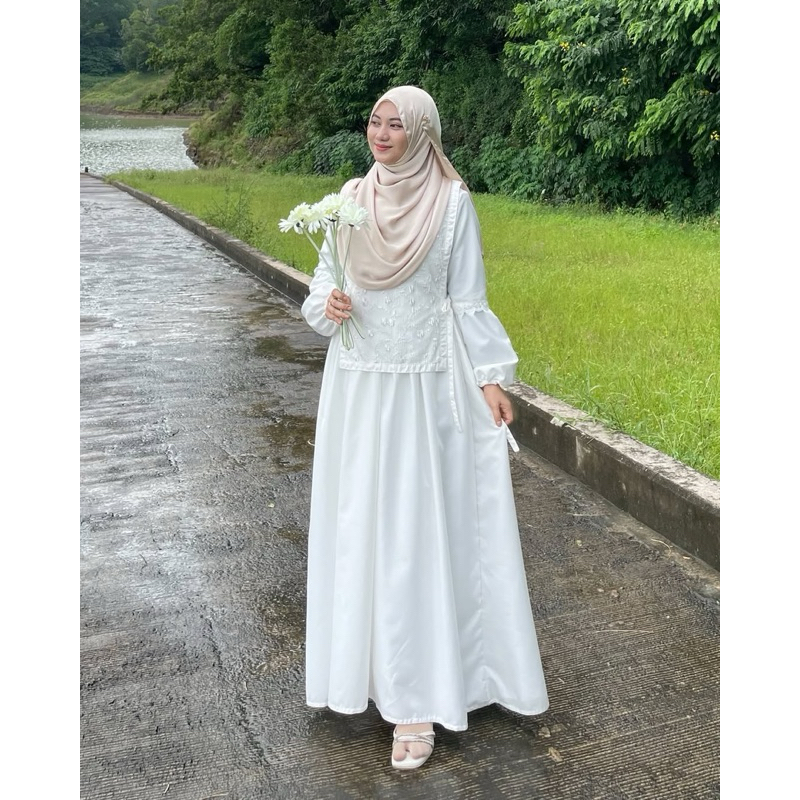 BTARI BW BY IWEARMYSHA