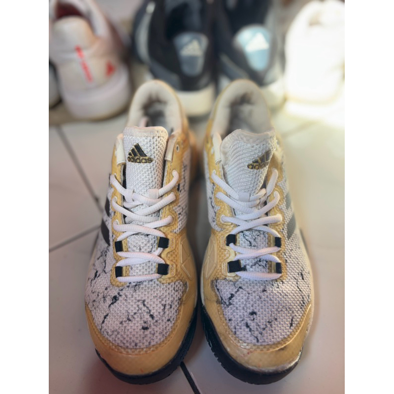 sepatu tenis second size 40 insole 25,0cm