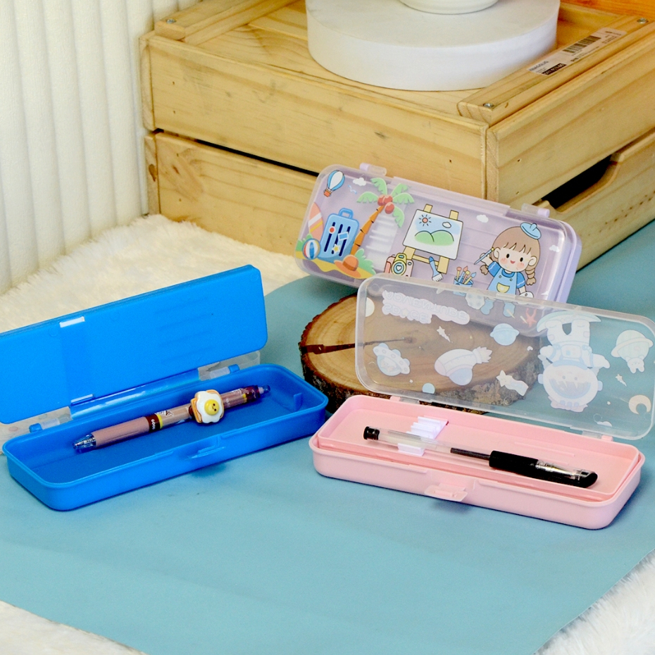 

Plastic Transparent Pencil Box || Kotak Pensil Plastik Transparan Dengan Motif Astronout