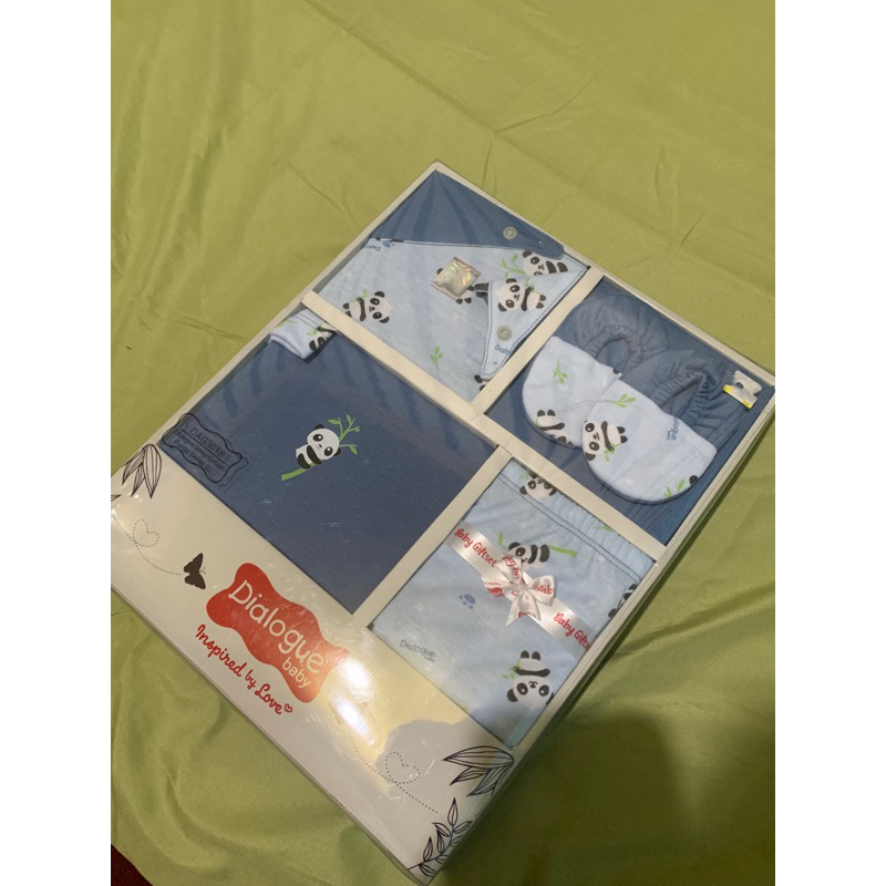 Dialogue gift set baby