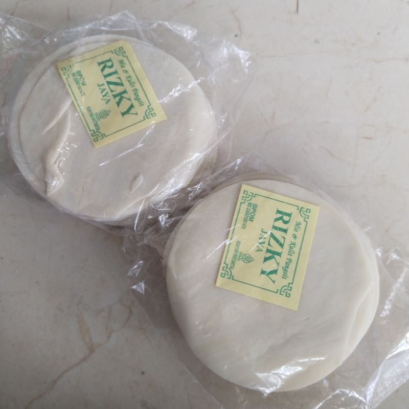

KULIT SIOMAY BULAT 100 LEMBAR