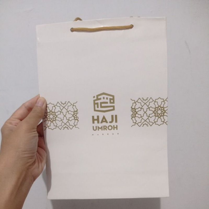 

Paper bag Haji dan Umroh Premium P18 L7,5 T25 cm