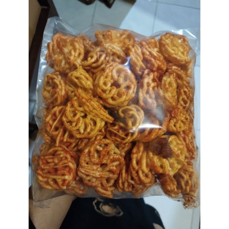 

kerupuk seblak kering rafael pedas daun jeruk 250gr
