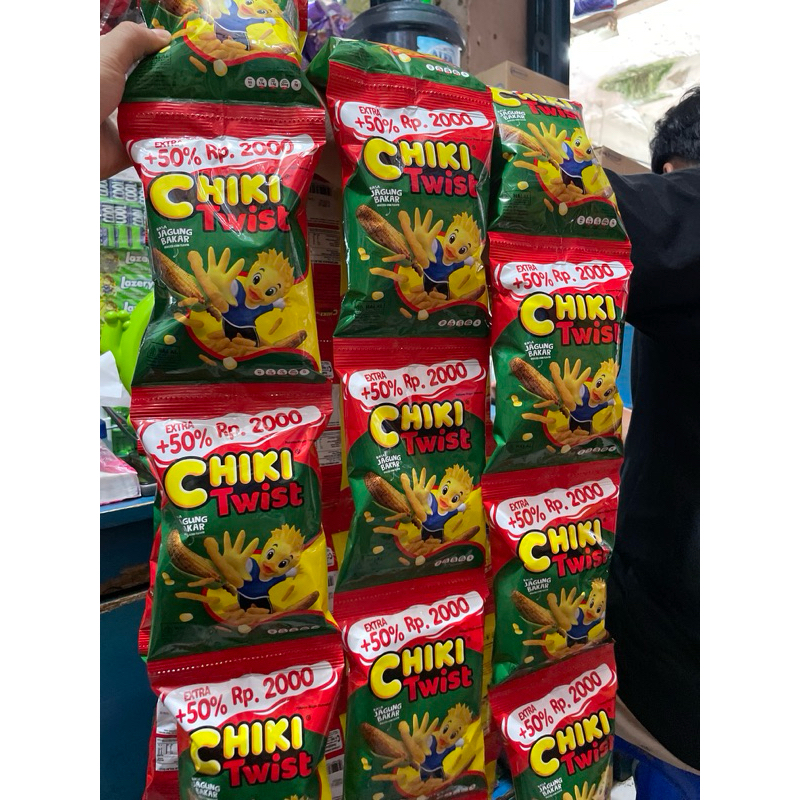 

Promo!!! Chiki Twist Rasa jagung bakar 1 renceng isi 10pcs