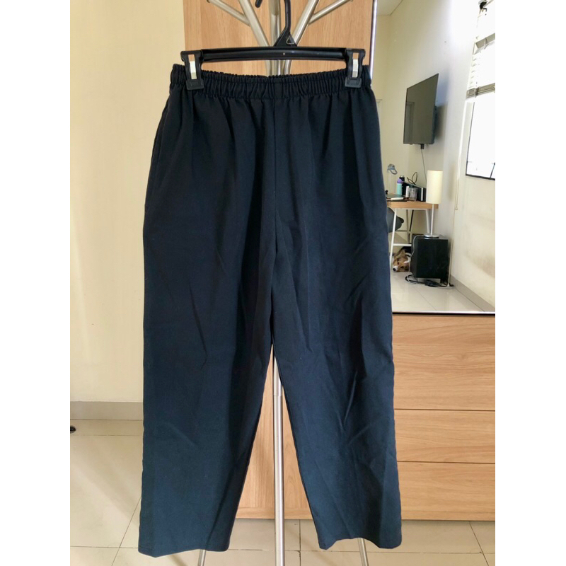 Preloved Black Jersey Wide Leg Tapered Pants Fit Size S-M