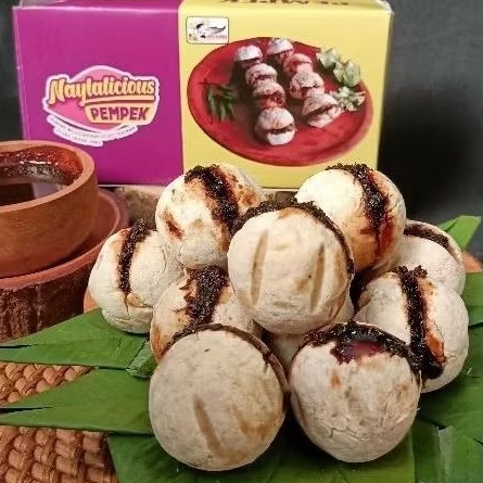 

Pempek Panggang Naylalicious (12 pc) Premium Non MSG Halal MUI